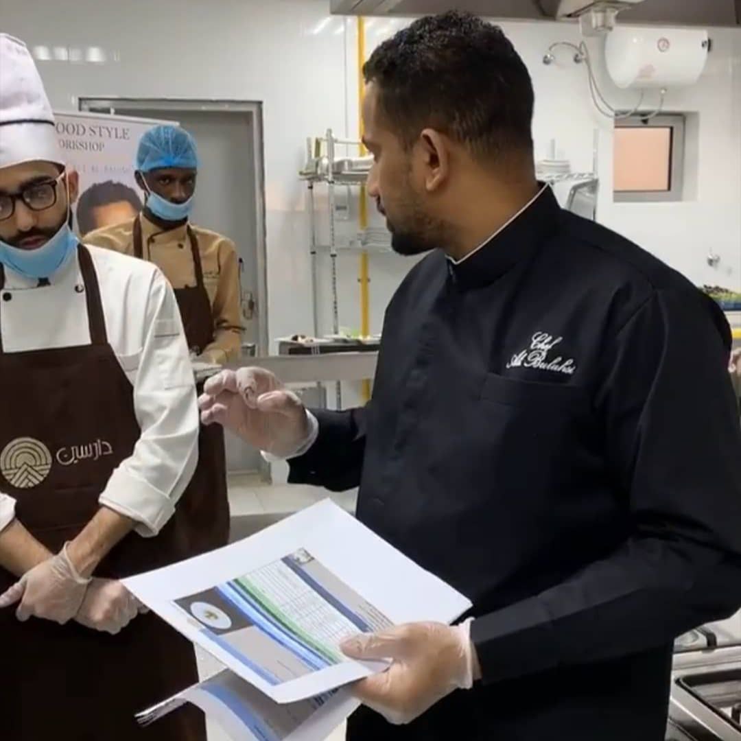 تدريب الطباخين مع الشيف علي البلوشي